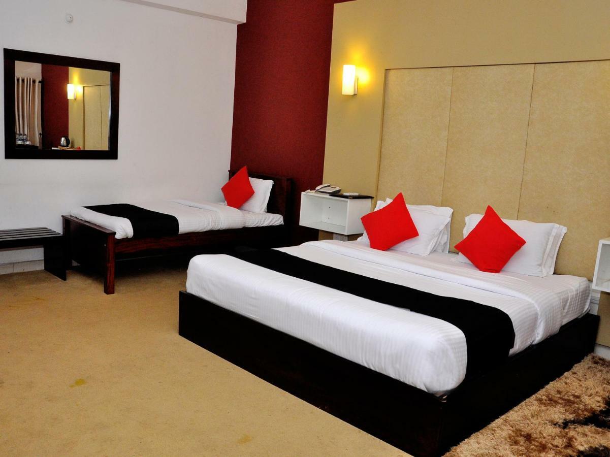 Laa Adams - The Luxurious Living Hotel Хатон Екстериор снимка